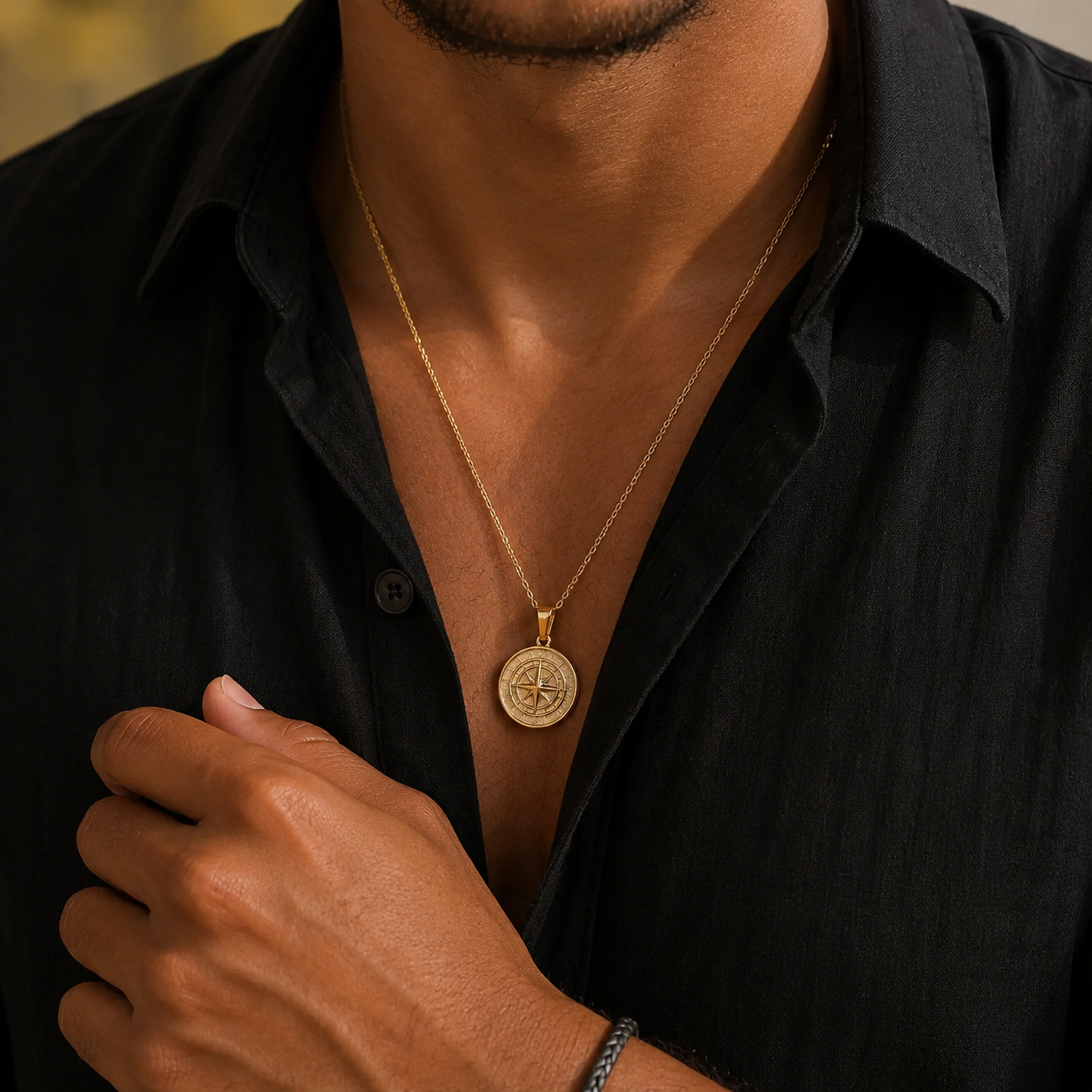 Colar Compass l Dourado